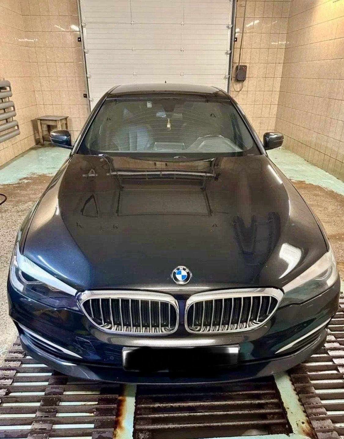 Купить BMW 5 серии VII (G30/G31) седан, 2017 года, цвет: Синий, за 2700000  руб. в Санкт-Петербурге